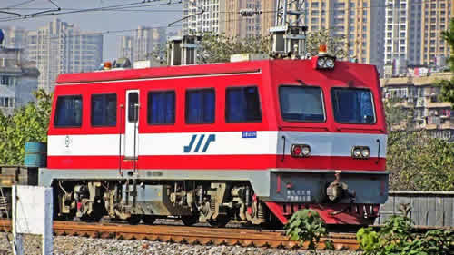 初中生可以學(xué)內(nèi)燃機車運用與檢修專業(yè)嗎？