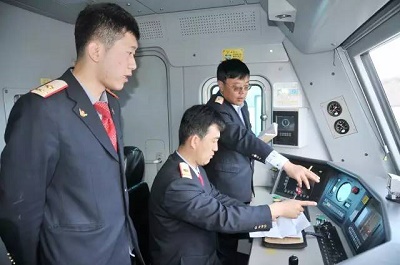 火車司機(jī)工作累嗎？都干什么